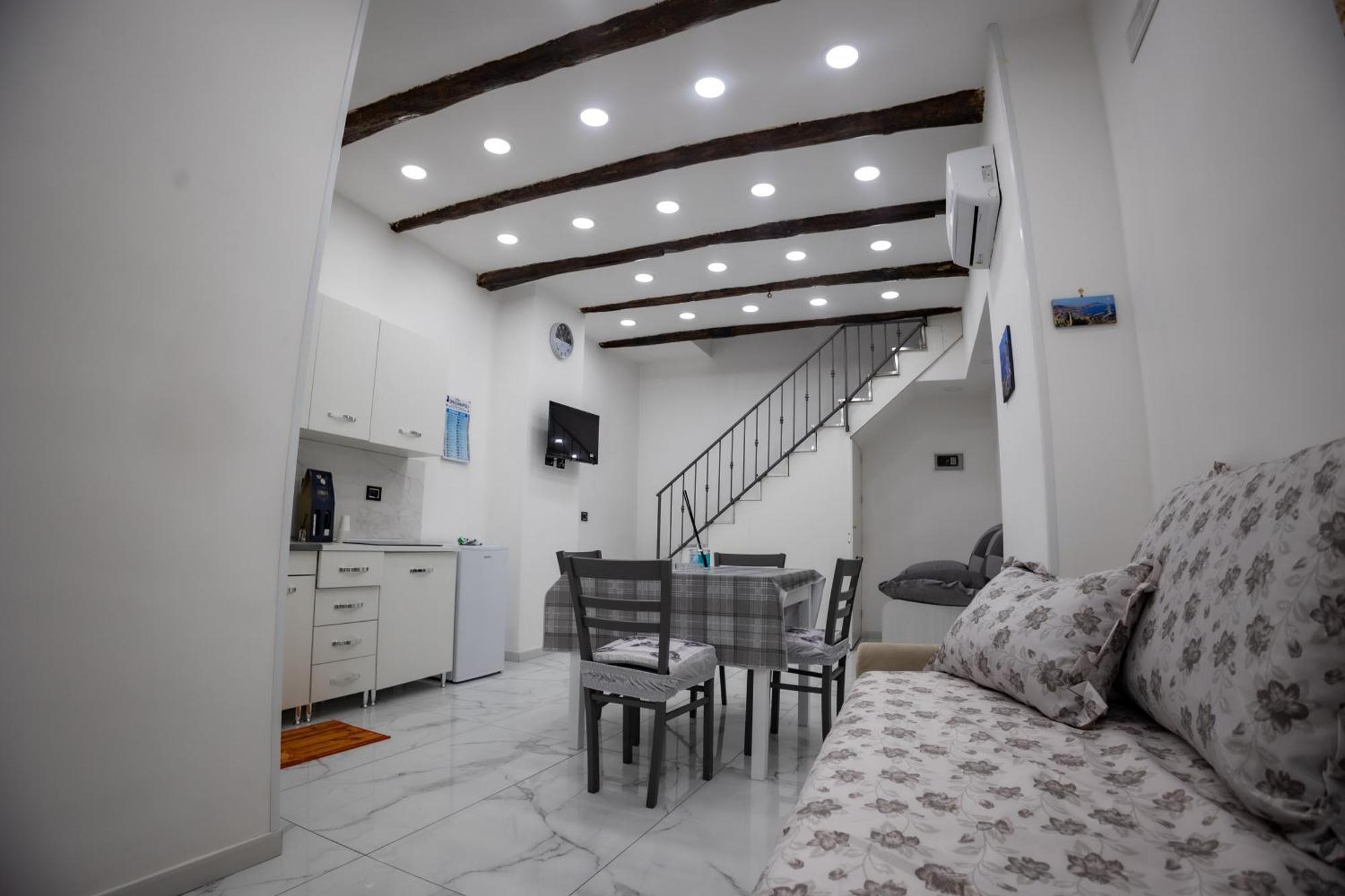 Apartamento Royal Spaccanapoli Exterior foto