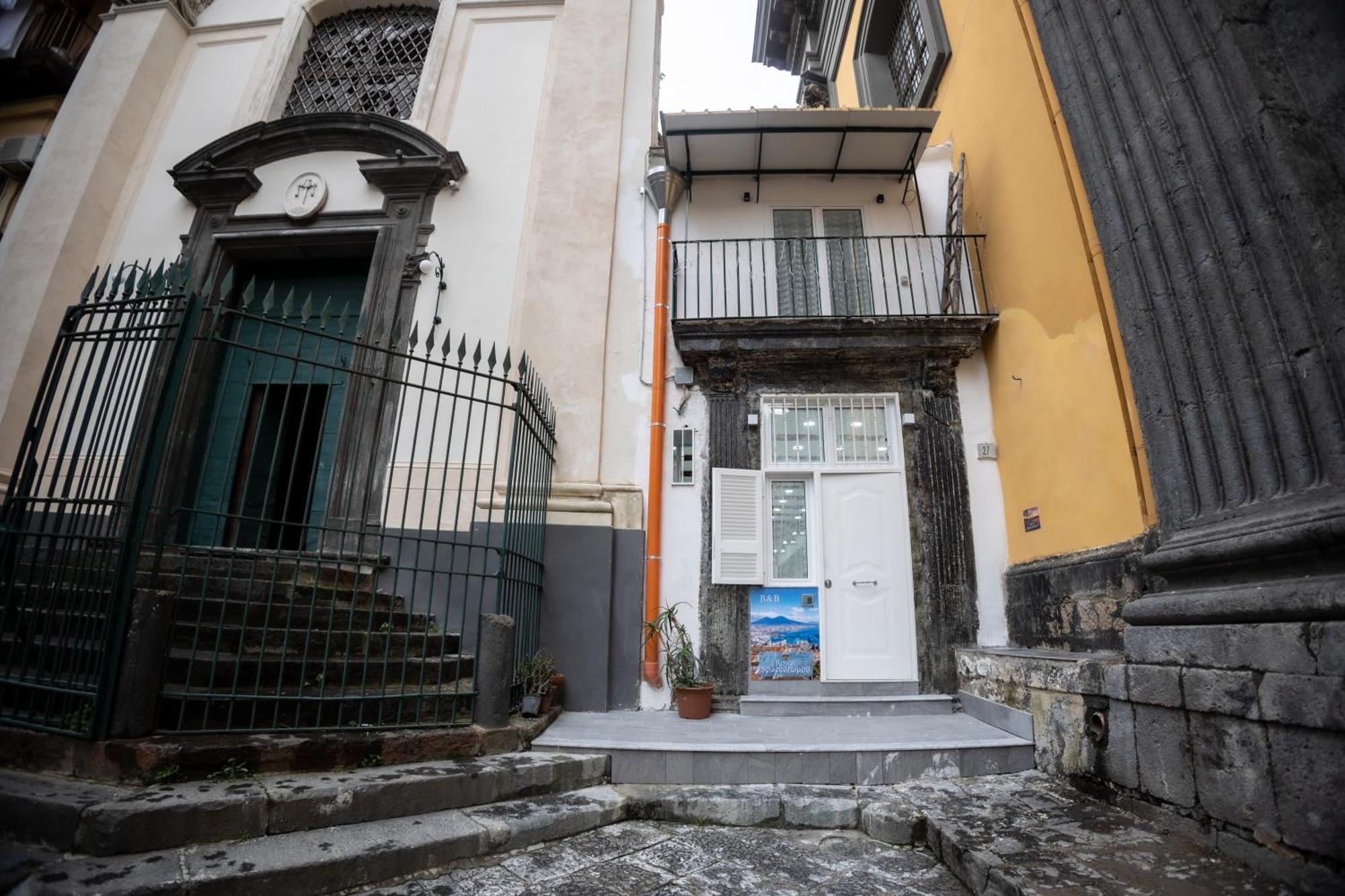 Apartamento Royal Spaccanapoli Exterior foto